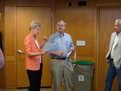 Bob Weller and Paul Matthias briefing Senator Elizabeth Warren about OOI.