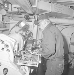 Maintenance and repair work on the Atlantis II.