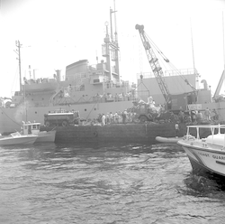 Alvin, USNS Mizar and the barge