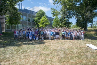 Group photo of MIT-WHOI Joint Program alumni (and some of their children).