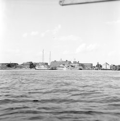 RV's Calypso and Atlantis at the WHOI dock.