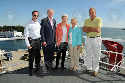 Warren & Keating tour group photo on board R/V Sikuliaq. (names below)