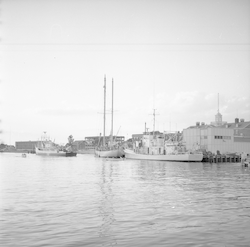 RV's Calypso and Atlantis at the WHOI dock.