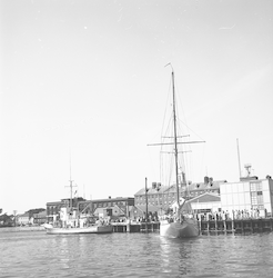 Crawford and Aries at WHOI dock.