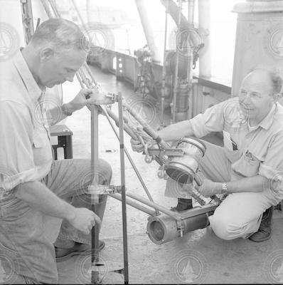 Harold Edgerton (right) and George Clarke with deep sea camera.