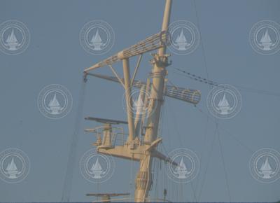 Akademik Vernadskii, closeup of instrument mast