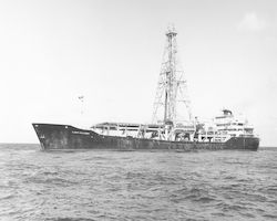 Glomar Challenger at sea