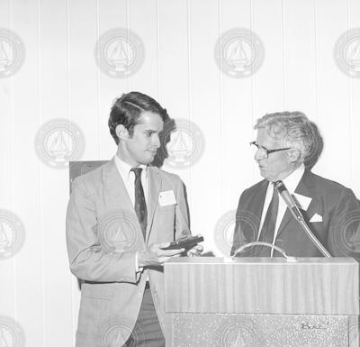 H. Burr Steinbach presenting an award to Robert Knox