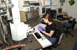 Jessica Warren working in the lab.
