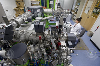 Kathryn Rose working in the Ion Microprobe Facility.