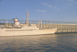 Akademik Vernadskii, side view, unknown port