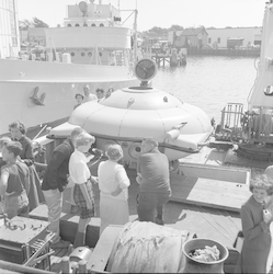 SP-350 Denise, RV Calypso's diving saucer.