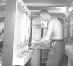Gerry Metcalf working in Chain Lab.