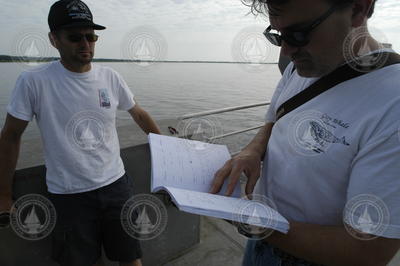 Rocky Geyer consults with Jim Lerczak