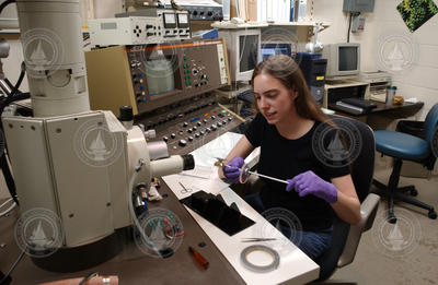 Jessica Warren working in the lab.