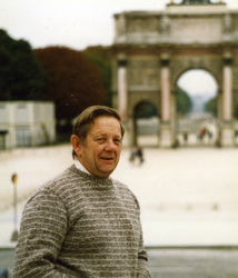 Don Koelsch at the Arc de Triomphe, Paris.