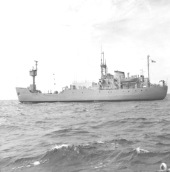 USNS Mizar after DSV Alvin salvage operations.