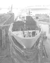 Bow view of Oceanus during construction