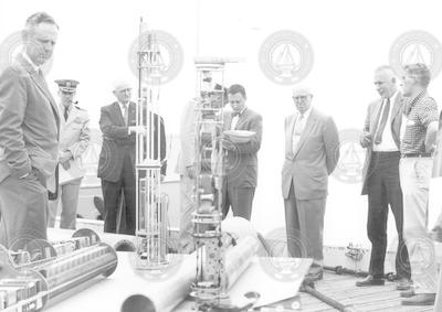 Group on WHOI dock viewing instruments