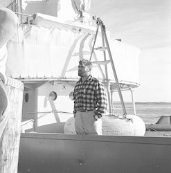Dave Frantz on Crawford at the WHOI dock.