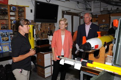 Amy Kukulya briefing Sen. Warren and Rep. Keating on REMUS systems.