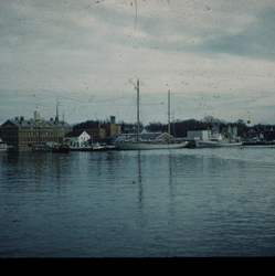Ships at the WHOI dock