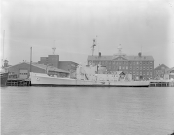 Crawford at WHOI dock, Bigelow building in background