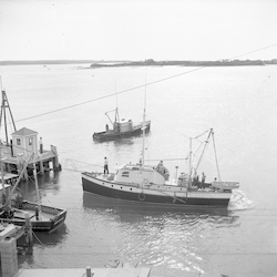 Hazel III leaving dock on cruise 1.
