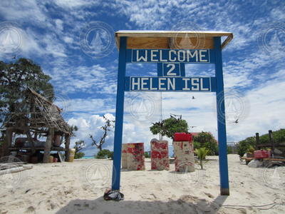 Helen Island sign at the entrance to Helen Reef beach.