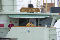 Captain A. Diego Mello eases R/V Oceanus away from the WHOI dock.