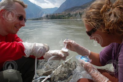 Bernhard Peucker-Ehrenbrink and Britta Voss to filtering Fraser River water.