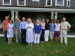 A group visit to Sara Dent's home by WHOI staff and WHOI guests.