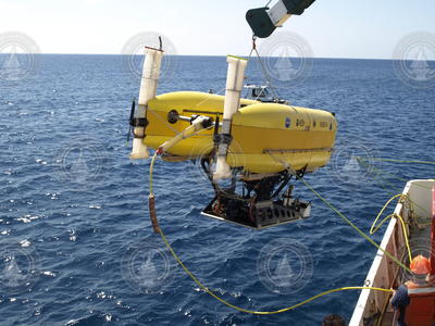 HROV Nereus being deployed in tethered ROV mode.