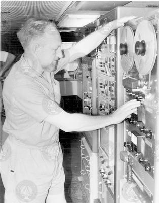 Robert Munns working in lab