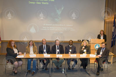 Colloquium panel of participants.