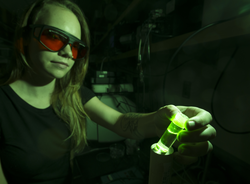 Ellin Rittler using Raman Spectroscopy to identify toxic algae.
