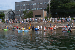 Non-boats waiting to start the race.