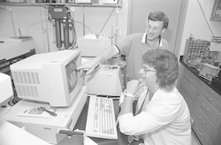 Dan Repeta and  Kathyryn Knudsen-Smith working in Fye Lab.