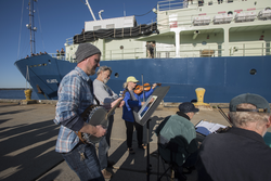 WHOI's "Tunes at Noon" musicians playing during A.D.'s final cruise departure.