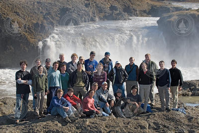 Group photo of Geodynamics field trip participants in Iceland.