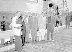 Group on WHOI dock for Crawford commissioning